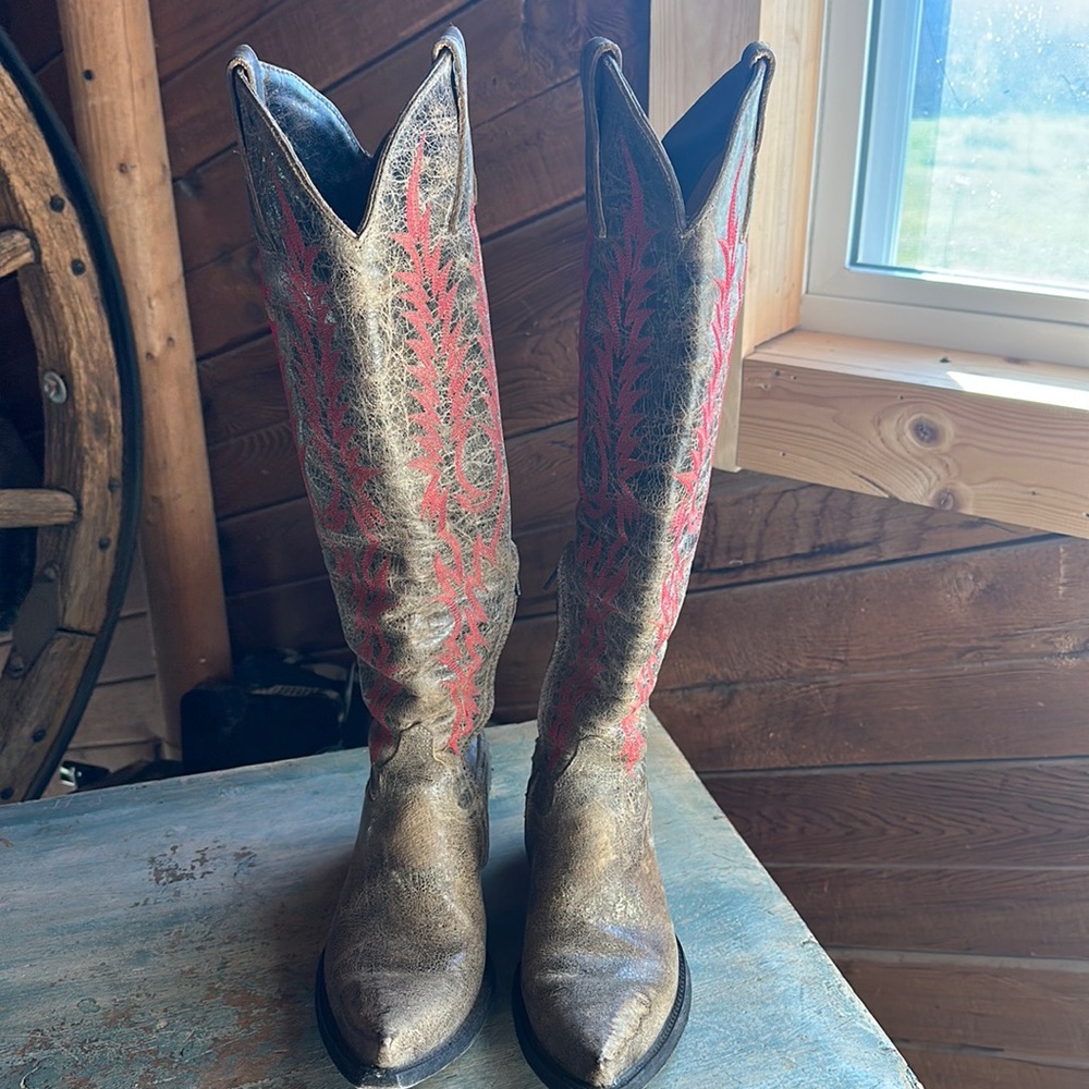 Old Gringo Mayra brown distressed boots